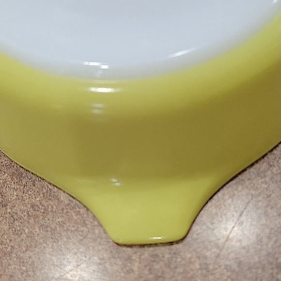 Vintage Pyrex 1 Pint Yellow Casserole Dish!! - Picture 10 of 16